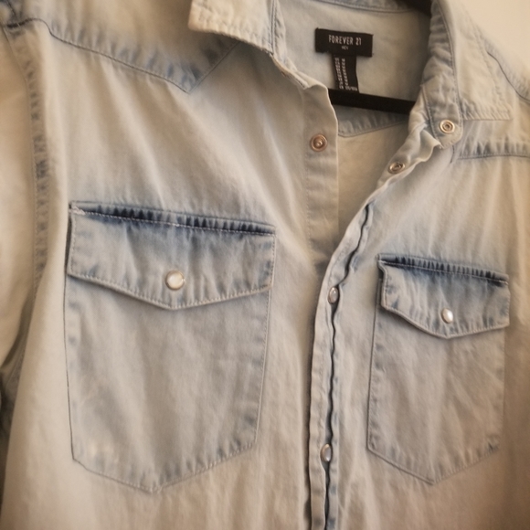 Forever 21 Denim shirt - Picture 3 of 3
